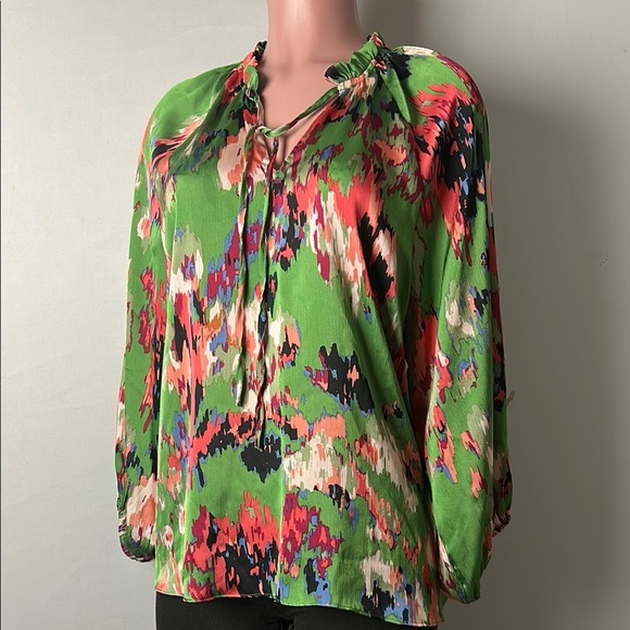 Ee:some Women’s Blouse Green Abstract V-Neck Tie Front Balloon Sleeve Sz Medium - Picture 2 of 13